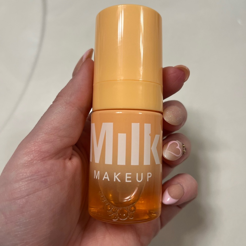 Milk Makeup Cloud Glow Foam Brightening Primer